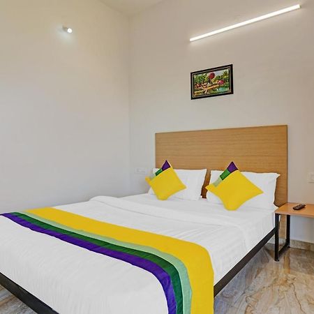 Itsy Hotels Flowers Park Nashik Esterno foto