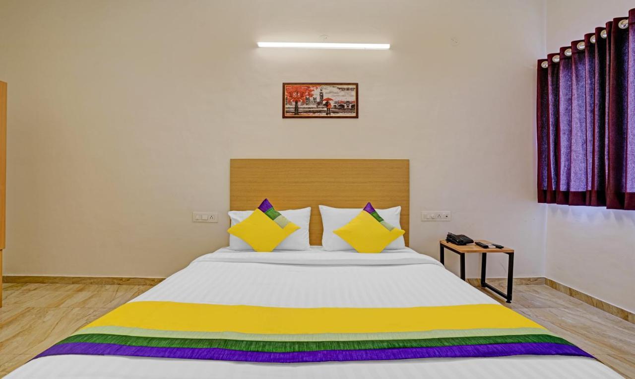 Itsy Hotels Flowers Park Nashik Esterno foto