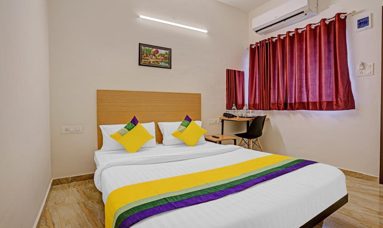 Itsy Hotels Flowers Park Nashik Esterno foto