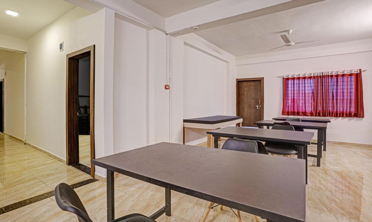 Itsy Hotels Flowers Park Nashik Esterno foto